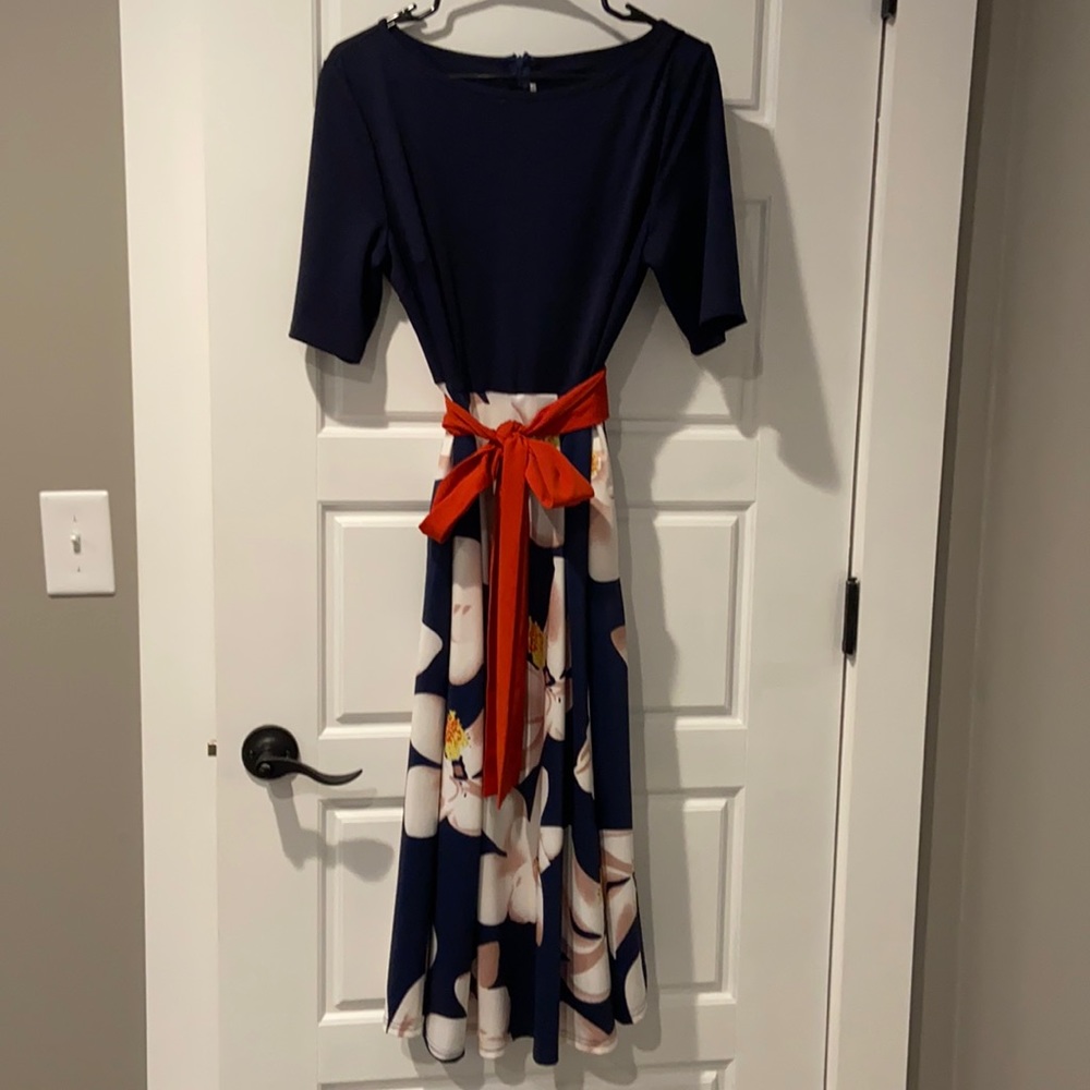 Knee length short sleeve floral dress